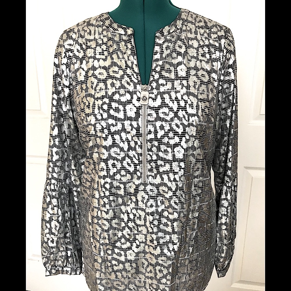 Modern  and edgy Michael Kors blouse, size M